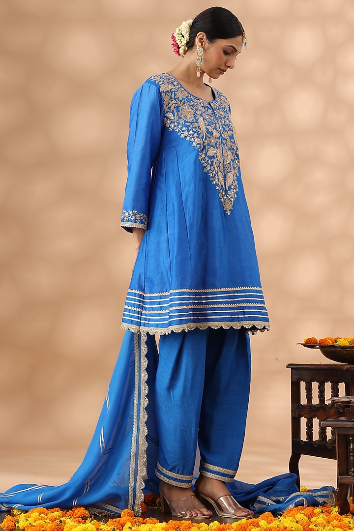 Mid Blue Banarasi Chanderi Kasab Embroidered Kalidar Kurta Set by Nia By Sonia Ahuja at Pernia's Pop Up Shop
