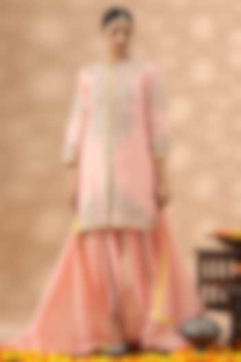 Peach Banarasi Chanderi Kasab Embroidered Kurta Set by Nia By Sonia Ahuja at Pernia's Pop Up Shop