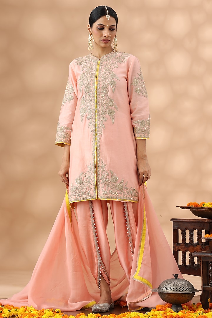 Peach Banarasi Chanderi Kasab Embroidered Kurta Set by Nia By Sonia Ahuja at Pernia's Pop Up Shop