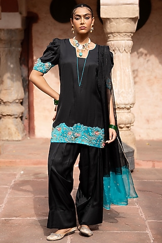 Black Imported Satin Hand Embroidered Kurta Set by NIKUNJ BY NIIDHI BAJAJ