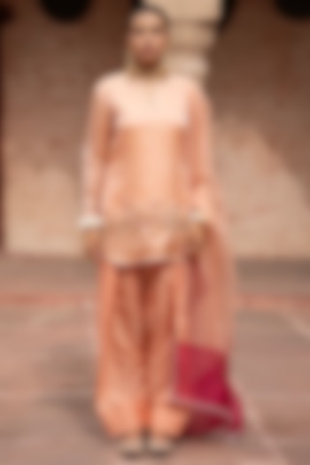 Peach Organza Cutdana Hand Embroidered Kurta Set by NIKUNJ BY NIIDHI BAJAJ at Pernia's Pop Up Shop