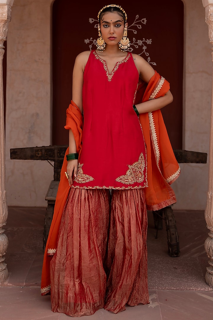 Red Tissue Gharara Set by NIKUNJ BY NIIDHI BAJAJ at Pernia's Pop Up Shop