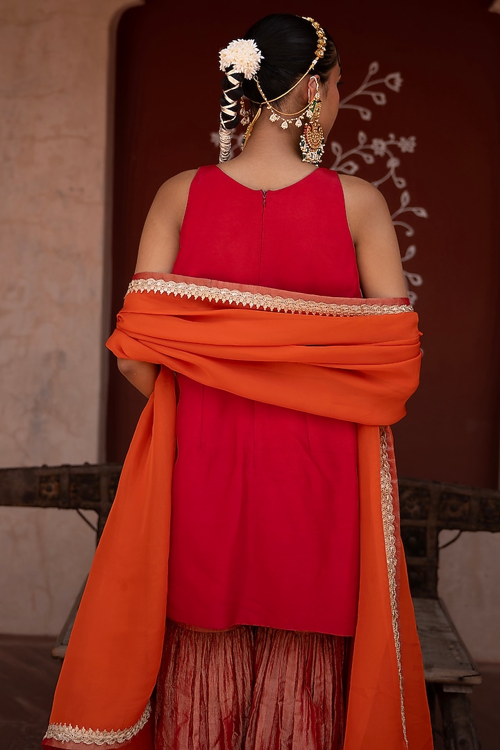 Red Tissue Gharara Set by NIKUNJ BY NIIDHI BAJAJ at Pernia's Pop Up Shop