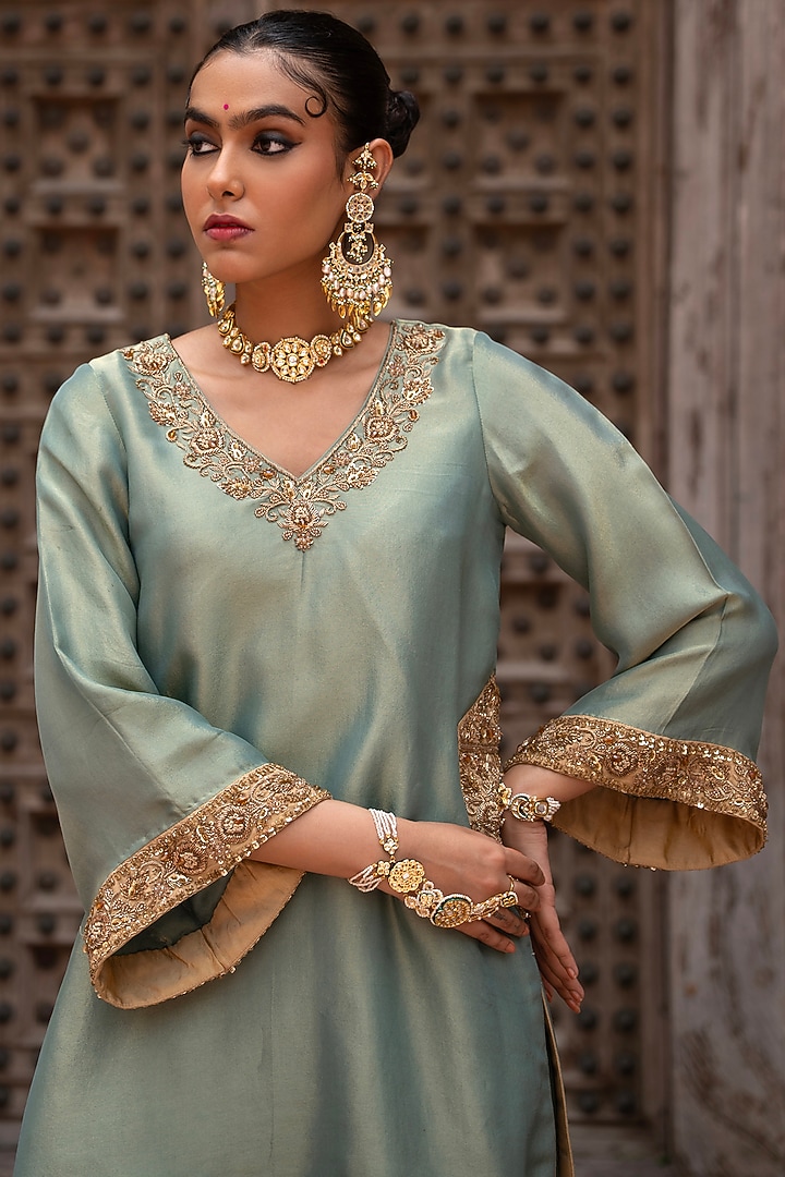 Green Tissue Hand Embroidered Kurta Set by NIKUNJ BY NIIDHI BAJAJ at Pernia's Pop Up Shop