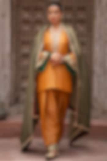 Mustard-Orange Tissue Zardosi Embroidered Kurta Set by NIKUNJ BY NIIDHI BAJAJ at Pernia's Pop Up Shop