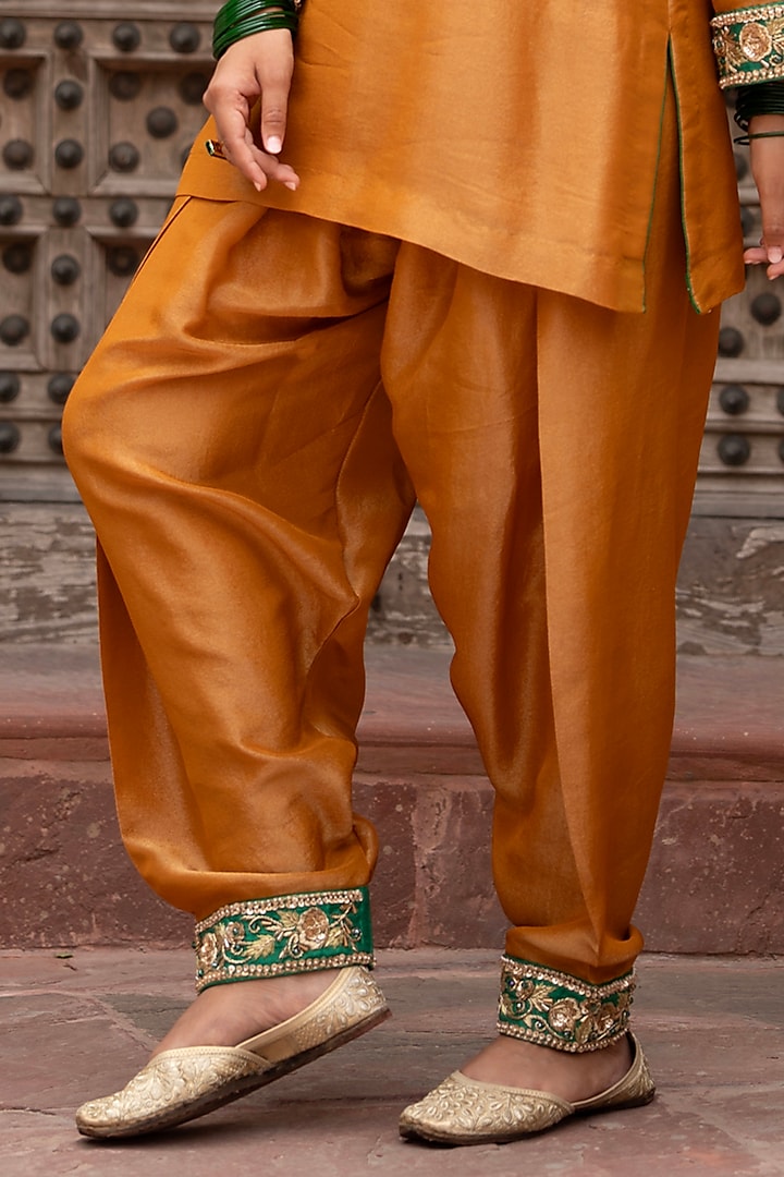 Mustard-Orange Tissue Zardosi Embroidered Kurta Set by NIKUNJ BY NIIDHI BAJAJ at Pernia's Pop Up Shop