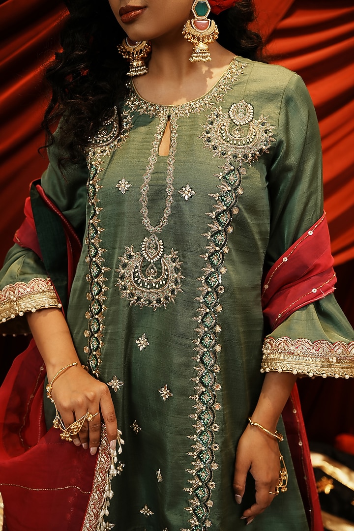 Olive Green Silk Hand Embroidered Kurta Set by NIKUNJ BY NIIDHI BAJAJ at Pernia's Pop Up Shop