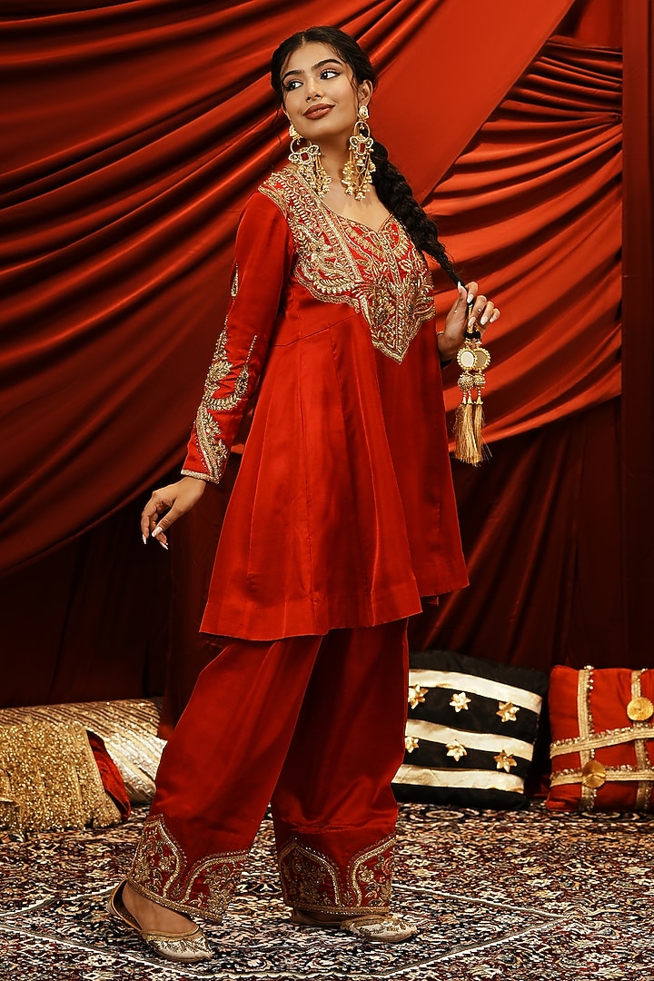 Vermillion Red Silk Hand Embroidered Kurta Set by NIKUNJ BY NIIDHI BAJAJ at Pernia's Pop Up Shop