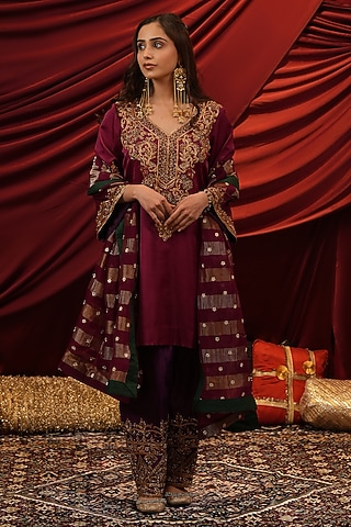 Deep Plum Silk Hand Embroidered Kurta Set by NIKUNJ BY NIIDHI BAJAJ