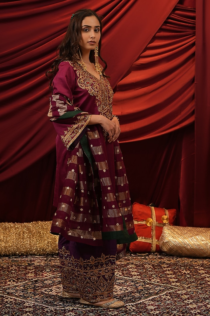 Deep Plum Silk Hand Embroidered Kurta Set by NIKUNJ BY NIIDHI BAJAJ at Pernia's Pop Up Shop