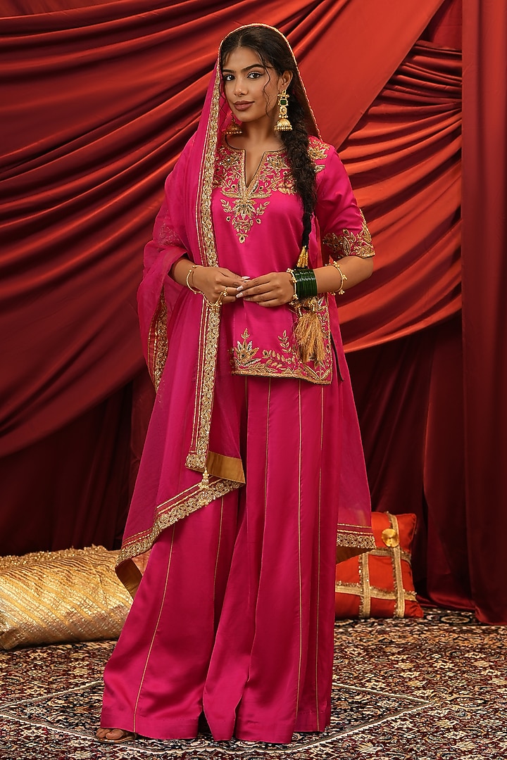 Rani Pink Silk Hand Embroidered Short Kurta Set by NIKUNJ BY NIIDHI BAJAJ at Pernia's Pop Up Shop