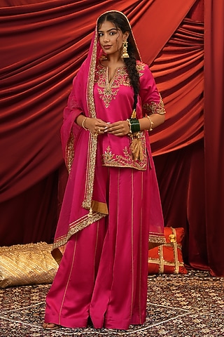 Rani Pink Silk Hand Embroidered Short Kurta Set by NIKUNJ BY NIIDHI BAJAJ