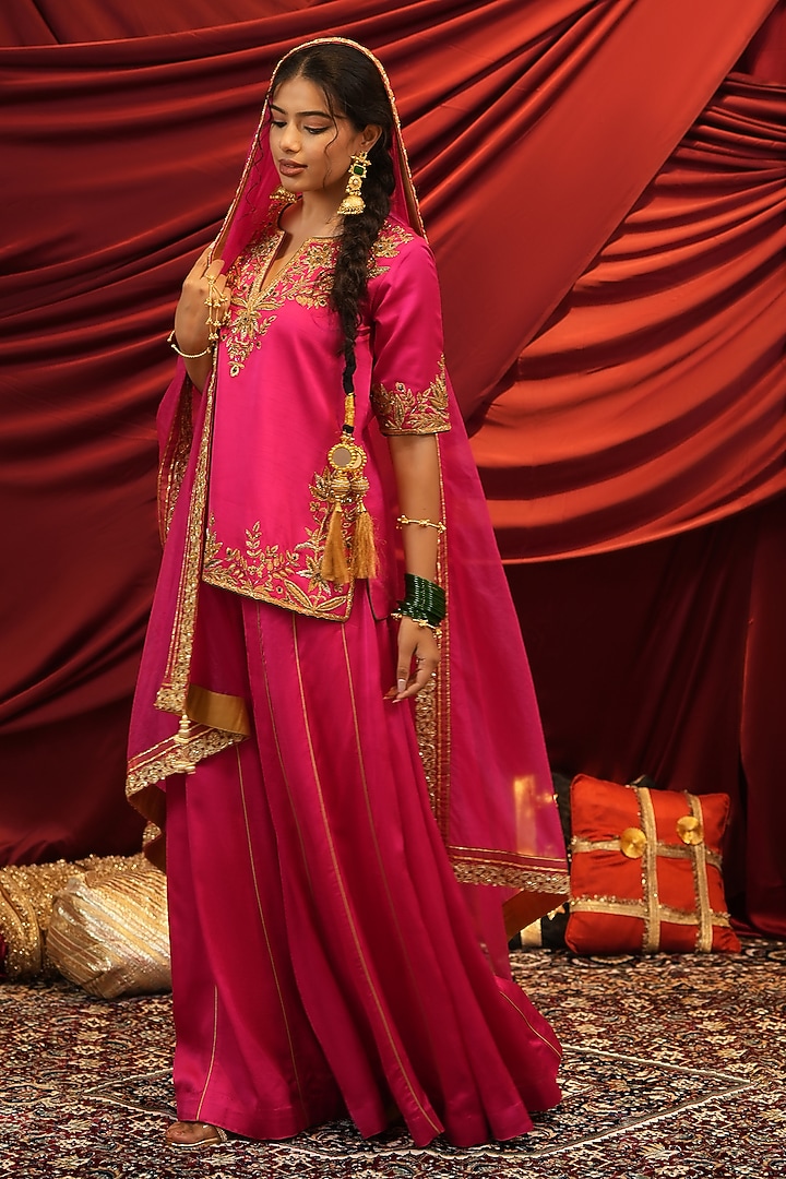 Rani Pink Silk Hand Embroidered Short Kurta Set by NIKUNJ BY NIIDHI BAJAJ at Pernia's Pop Up Shop