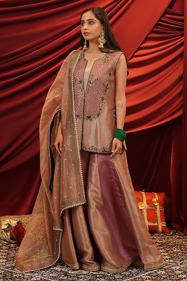 Dust Rose Silk Floral Hand Embroidered Kurta Set by NIKUNJ BY NIIDHI BAJAJ at Pernia's Pop Up Shop
