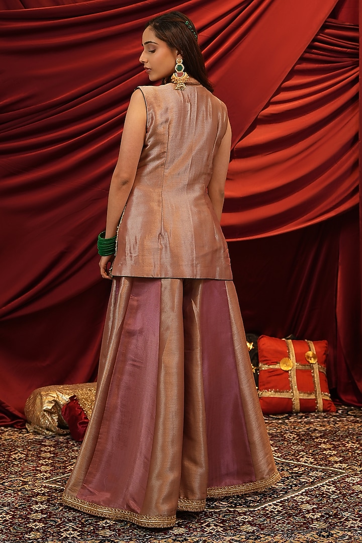 Dust Rose Silk Floral Hand Embroidered Kurta Set by NIKUNJ BY NIIDHI BAJAJ at Pernia's Pop Up Shop