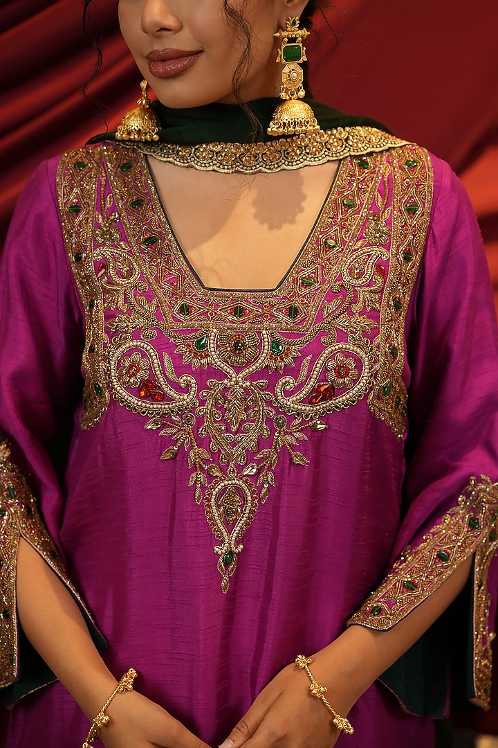 Magenta Silk Hand Embroidered Kurta Set by NIKUNJ BY NIIDHI BAJAJ at Pernia's Pop Up Shop