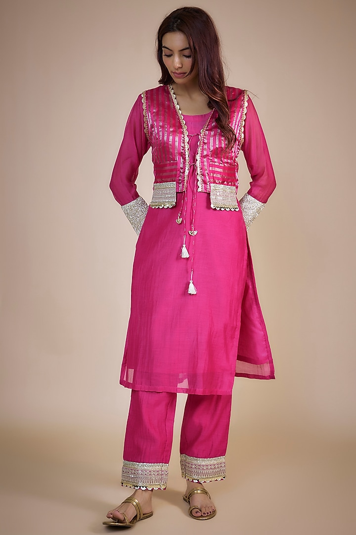Pink Tissue & Fine Chanderi Zari Embroidered Kurta St by NE'CHI