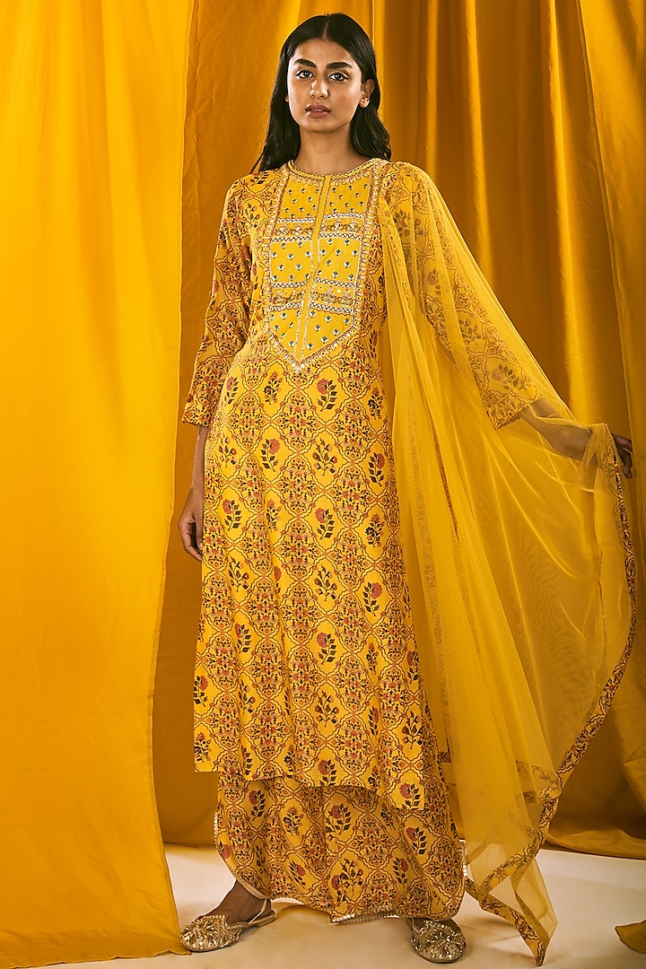 Yellow Silk Organza Printed & Resham Embroidered Kurta Set by NE'CHI