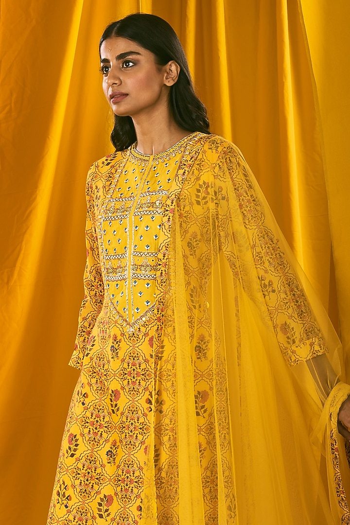 Yellow Silk Organza Printed & Resham Embroidered Kurta Set by NE'CHI at Pernia's Pop Up Shop