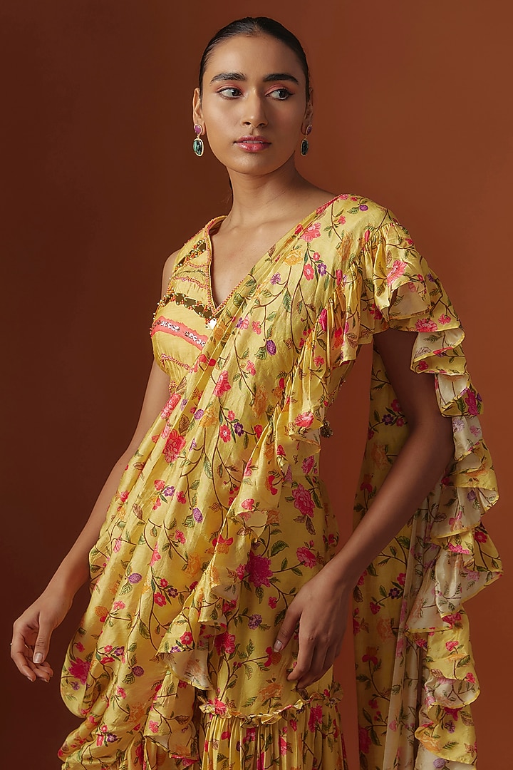 Yellow Silk Digital Printed & Mirror Embroidered Pre-Stitched Party Wear Saree Set by Ne'Chi at Pernia's Pop Up Shop
