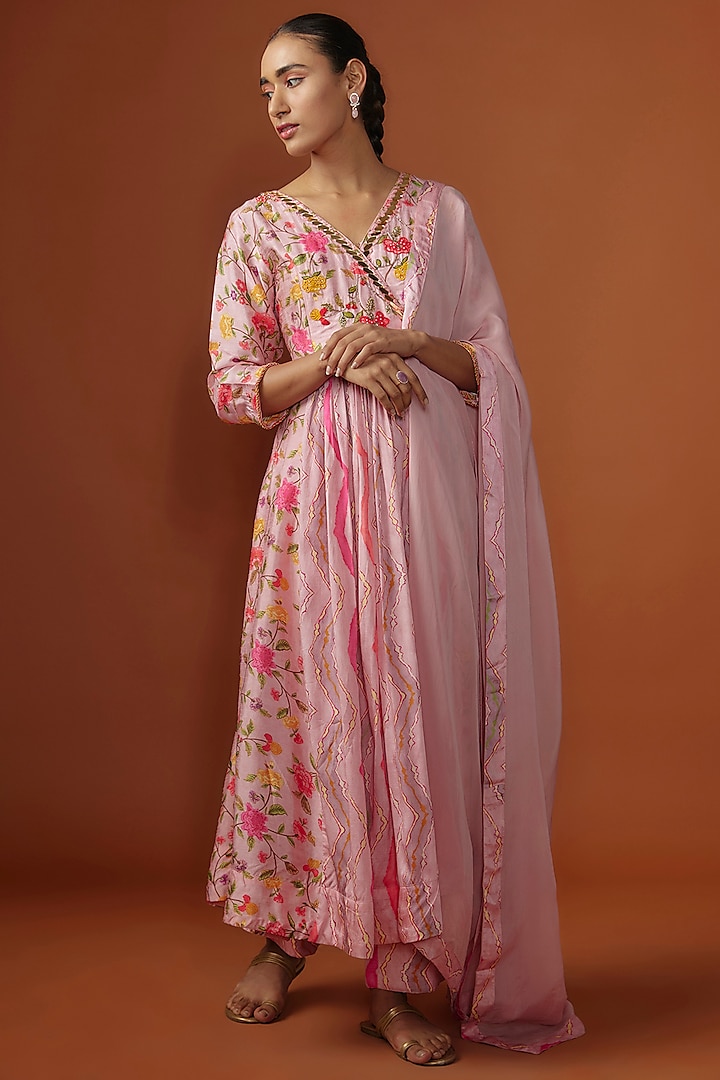 Pink Silk Floral Digital Printed & Mirror Embroidered Kurta Set by Ne'Chi
