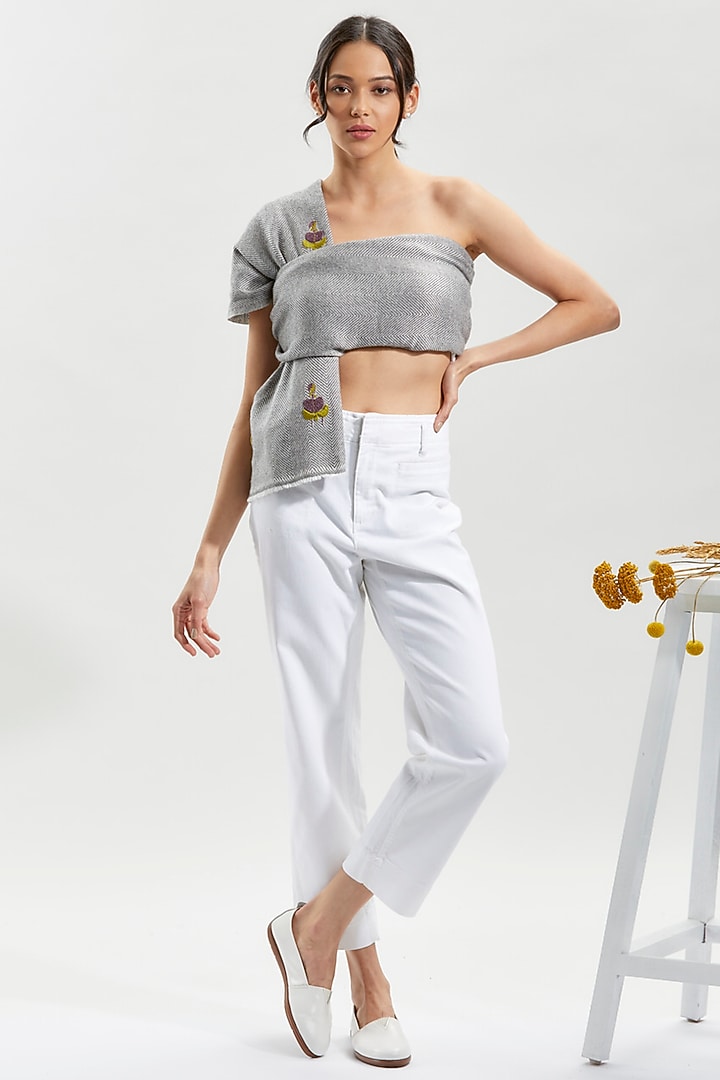 Grey Wool Embroidered Stole by Niiyaa at Pernia's Pop Up Shop