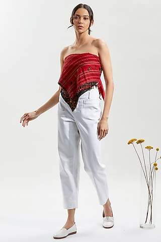 Red Wool Embroidered Stole by Niiyaa