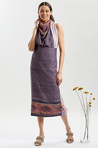 Purple Embroidered Stole by Niiyaa