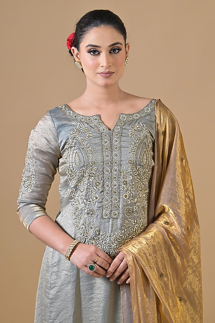 Silver Imported Tissue Zari Embroidered Kurta Set by Label Nilansha Jain at Pernia's Pop Up Shop