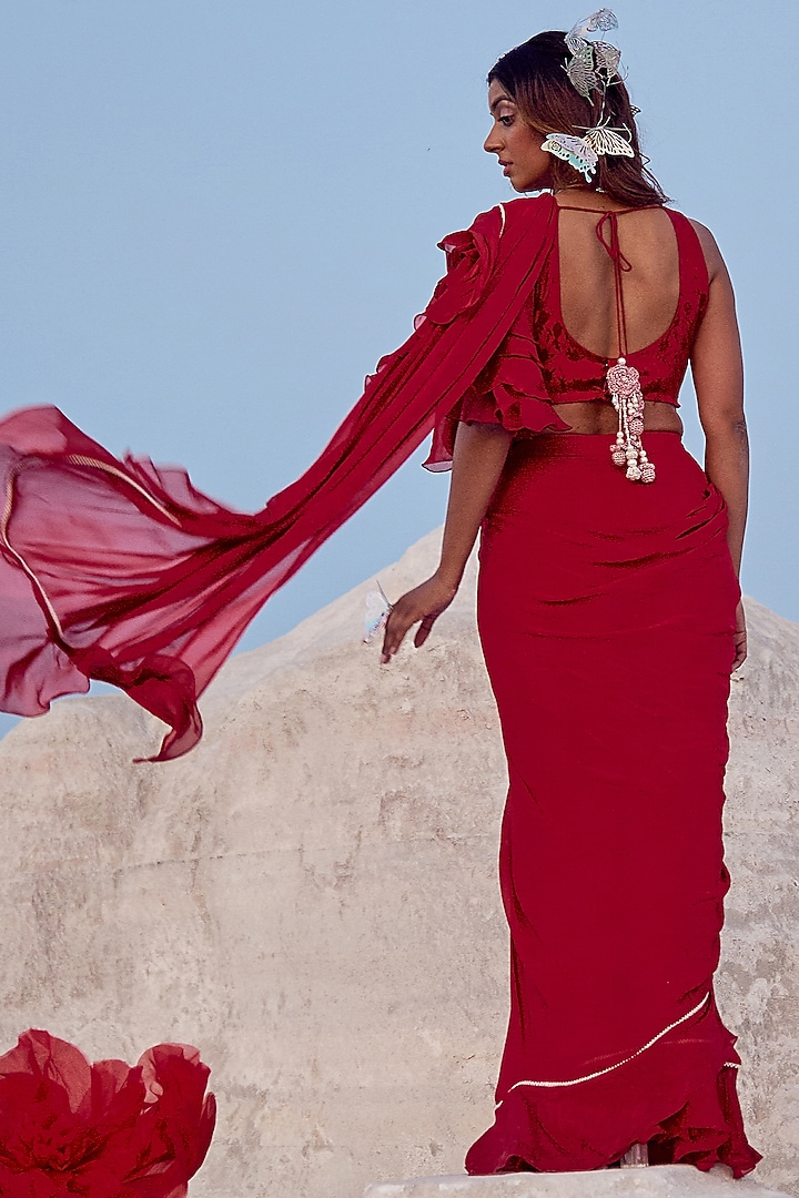 Red Georgette & Organza Draped Wedding Saree Set by Nikita Vishakha at Pernia's Pop Up Shop