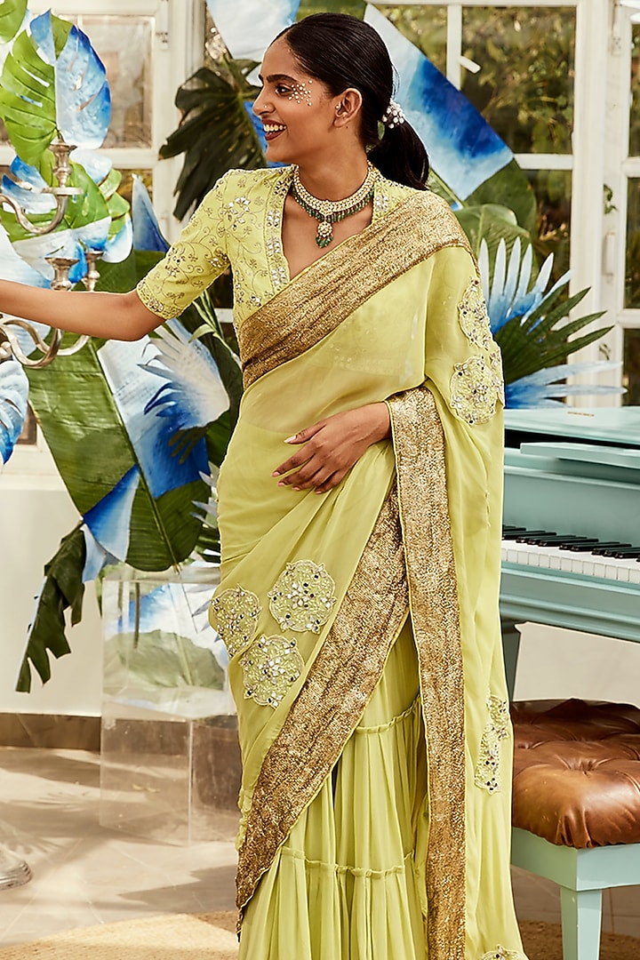 Green Resham Embroidered Wedding Saree Set by Nikita Vishakha at Pernia's Pop Up Shop