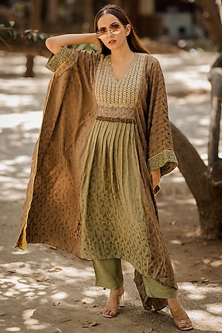 Brown Jacquard Kaftan Set by Nikita Vishakha