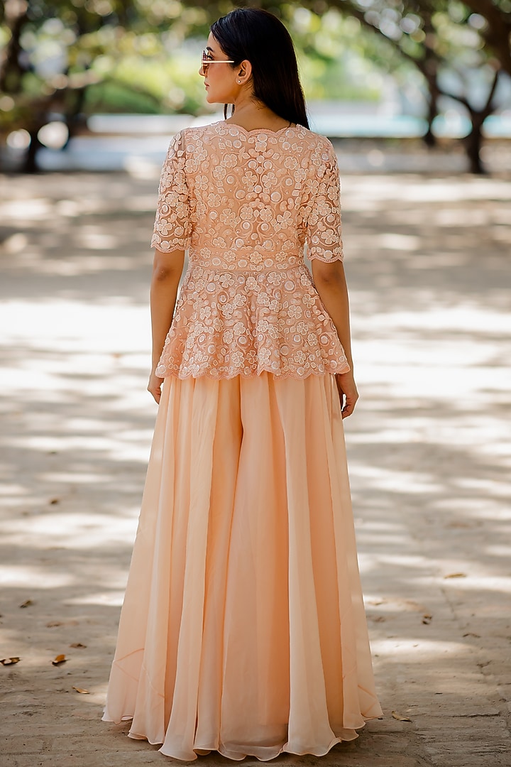 Peach Organza Gharara Set by Nikita Vishakha at Pernia's Pop Up Shop