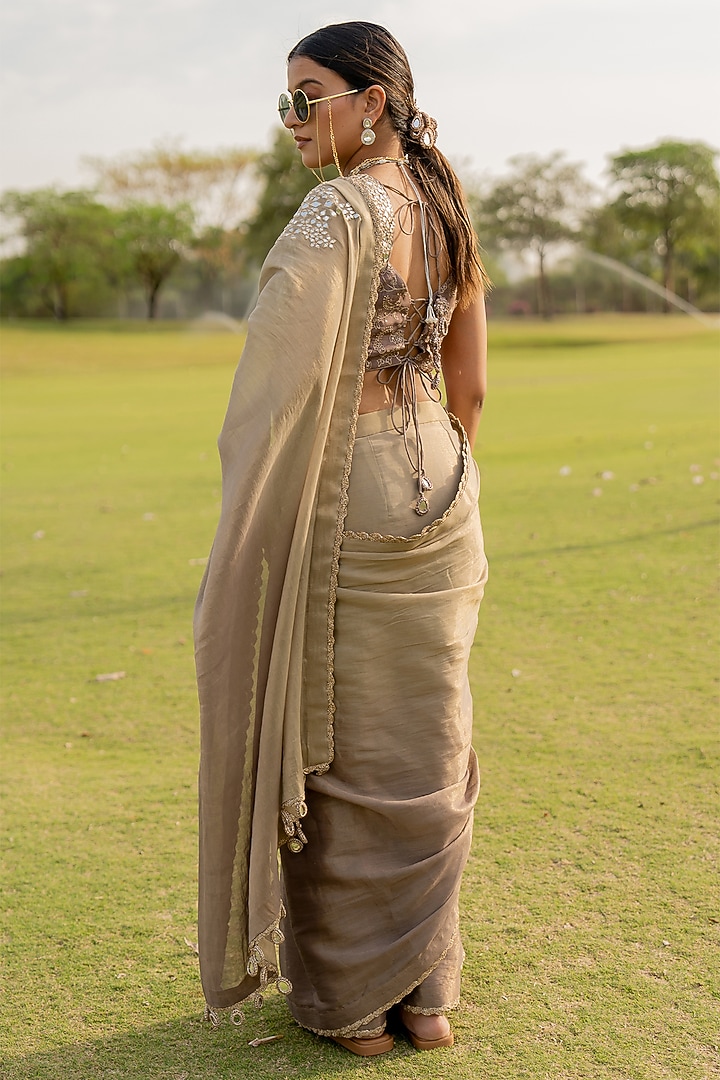 Platinum-Beige Tissue Embroidered Wedding Saree Set by Nikita Vishakha at Pernia's Pop Up Shop