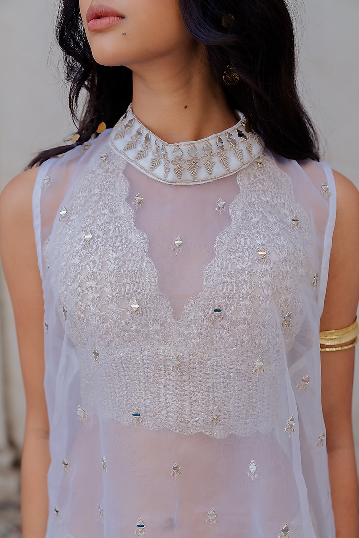White Embroidered Tunic Set by Nikita Vishakha at Pernia's Pop Up Shop