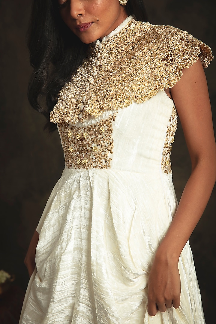 Pearl White Hand Embroidered Flared Gown by Nikita Vishakha at Pernia's Pop Up Shop
