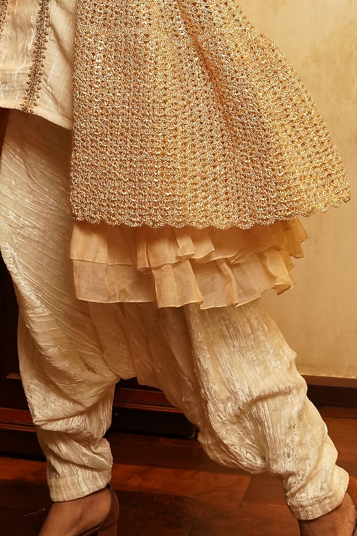 Pearl White Velvet Dhoti Set by Nikita Vishakha at Pernia's Pop Up Shop