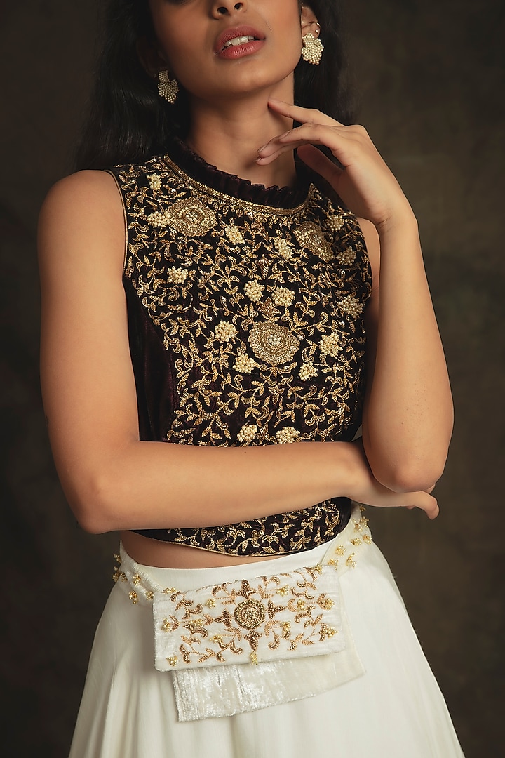 Pearl White Organza Flared Wedding Lehenga Set by Nikita Vishakha at Pernia's Pop Up Shop
