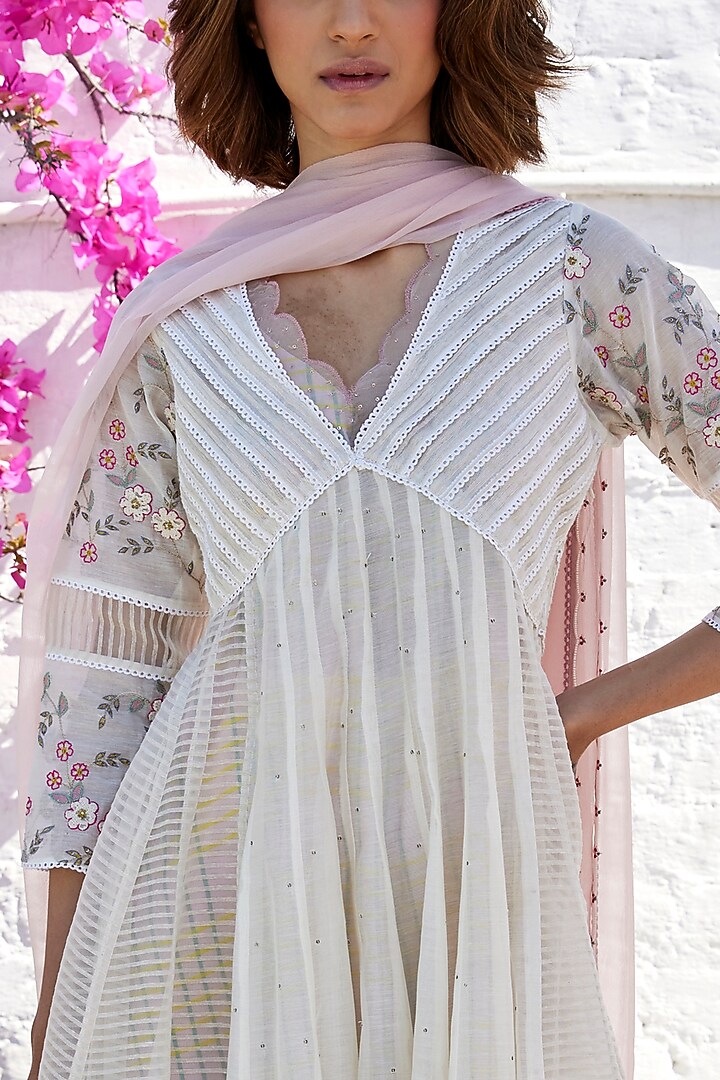 White Organza Embroidered Party Wear Anarkali Set by Label Nimbus at Pernia's Pop Up Shop