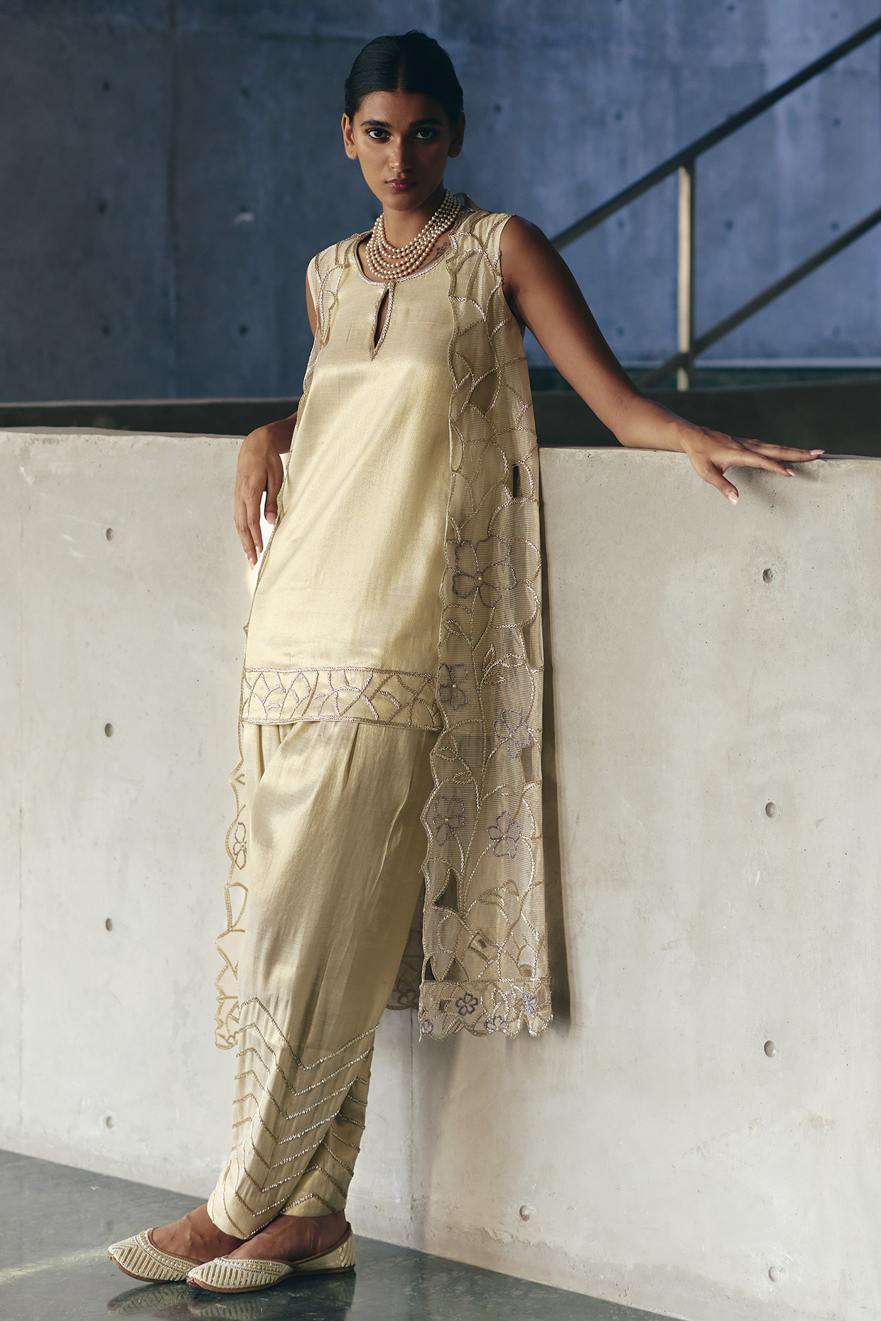 Golden Tissue Hand Embroidered Kurta Set by Label Nimbus at Pernia's Pop Up Shop