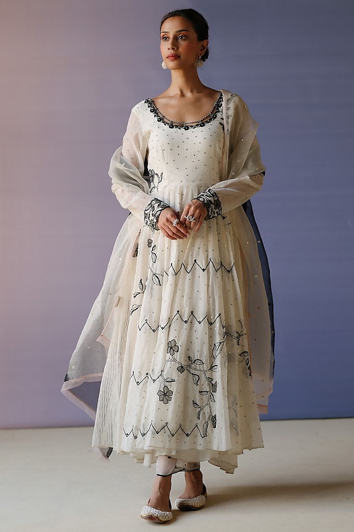 Ivory Chanderi Hand Embroidered Anarkali Set by Label Nimbus at Pernia's Pop Up Shop