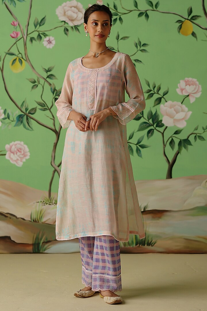 Light Pink Chanderi Tie-Dyed Kurta Set by Label Nimbus at Pernia's Pop Up Shop