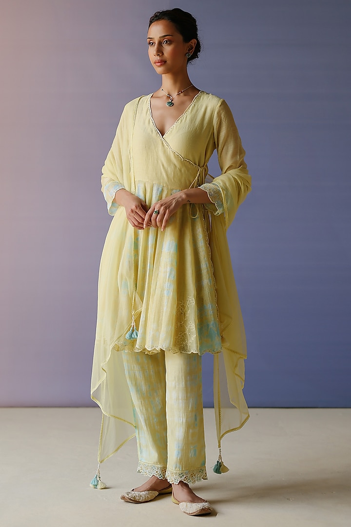 Yellow Chanderi Tie-Dyed & Embroidered Angrakha Kurta Set by Label Nimbus at Pernia's Pop Up Shop