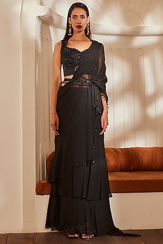 Black Viscose Georgette Ruffled Saree Set by Nikita Mhaisalkar