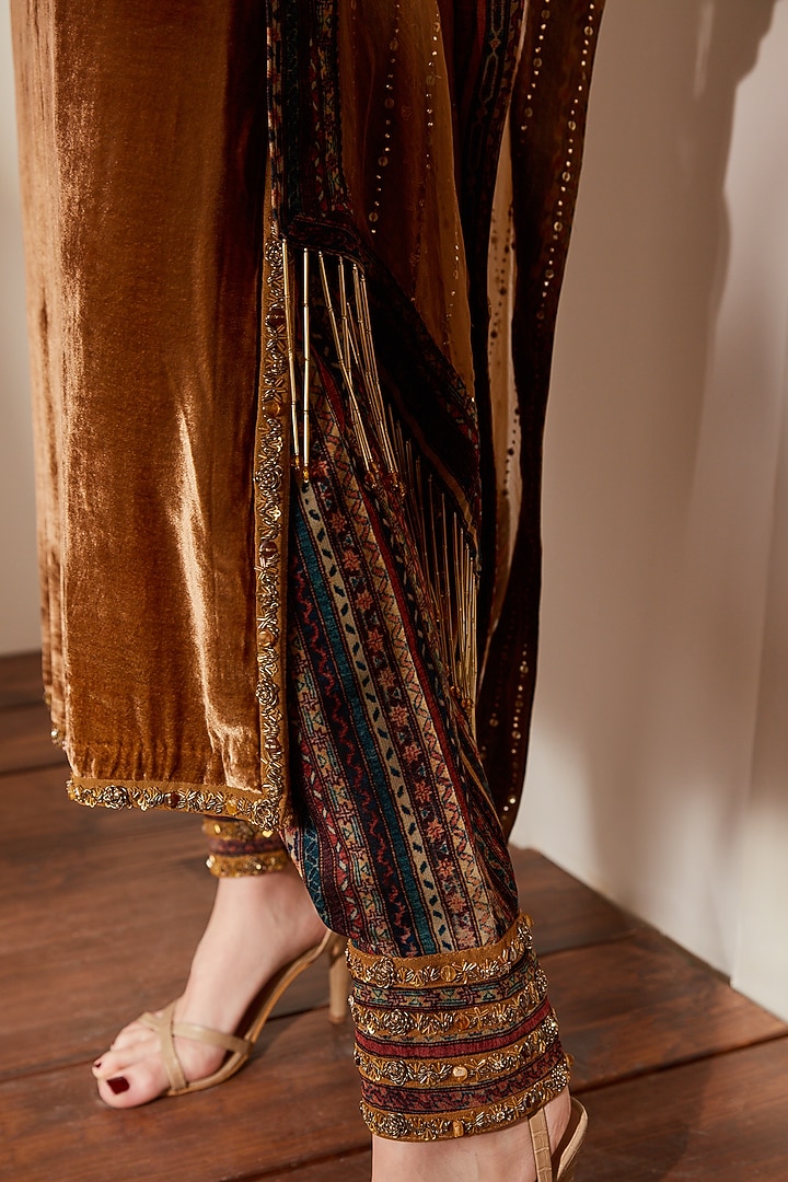 Gold Printed Kurta Set by Nikita Mhaisalkar at Pernia's Pop Up Shop