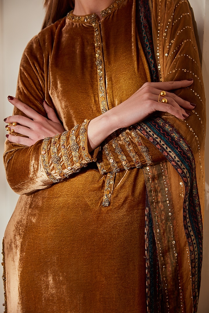 Gold Printed Kurta Set by Nikita Mhaisalkar at Pernia's Pop Up Shop