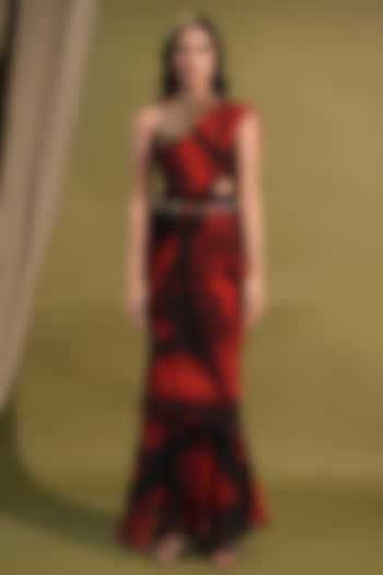 Red & Black Pure Chiffon Stroke Printed Saree Set by Nikita Mhaisalkar
