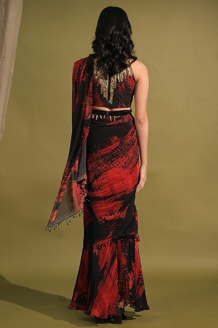 Red & Black Pure Chiffon Stroke Printed Reception Saree Set by Nikita Mhaisalkar at Pernia's Pop Up Shop