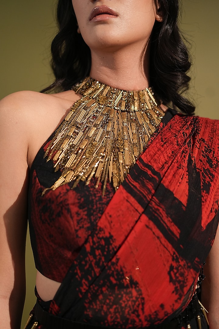 Red & Black Pure Chiffon Stroke Printed Reception Saree Set by Nikita Mhaisalkar at Pernia's Pop Up Shop