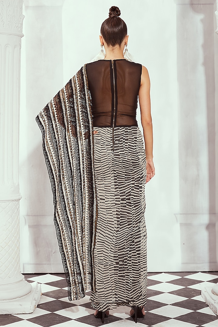 Black Sequins Georgette Digital Printed Pre-Draped Bridal Saree by Nikita Mhaisalkar at Pernia's Pop Up Shop
